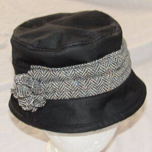 Mucros Weavers Flapper Wax Cotton Black Kate sz S Tweed Pleated Trim Hat Cap 💰